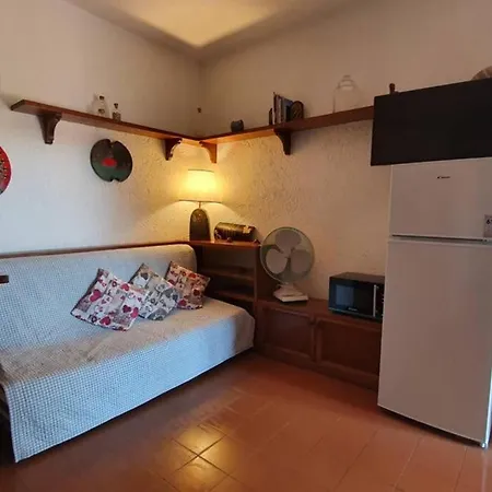 펜션 Sardegna-Golfo Aranci-Trilocale Accanto Al Mare 골푸아랑시